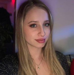 Meet your Posher, Daniella